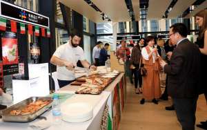 郑丽艳(疫情下意大利商品俘获上海消费者“芳心”)