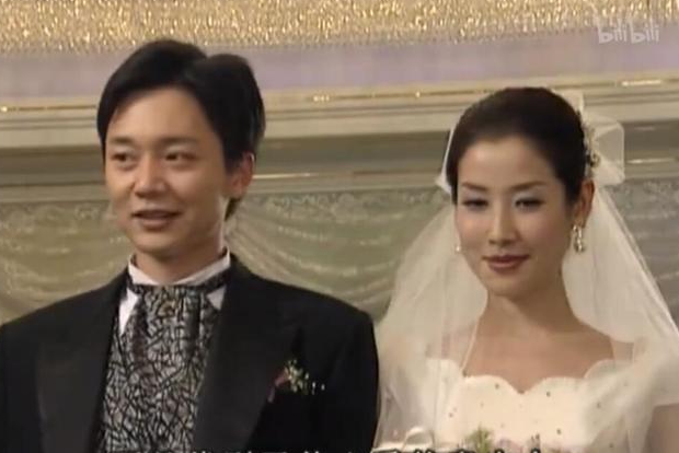 刘奕君:人生低谷期净身出户,二婚娶小娇妻终获幸福