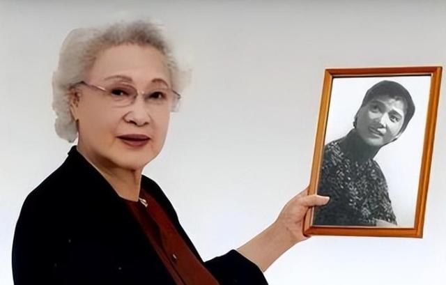 娱乐圈最命苦的演员!秦怡:亲妹夺夫,子患重疾,母女反目成仇