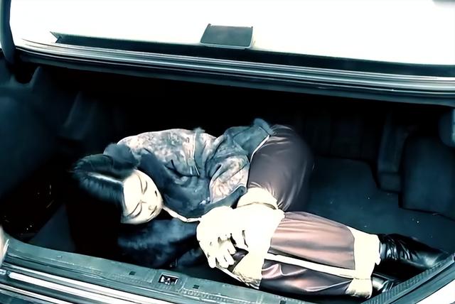 刑侦剧连载56:女星垃圾桶中惨死,凶手灵感竟是奔驰车