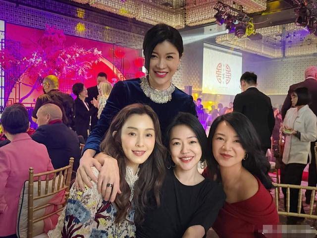 大S罕见露面,参加王伟忠女儿归宁宴,一个细节暴露她的窘迫现状