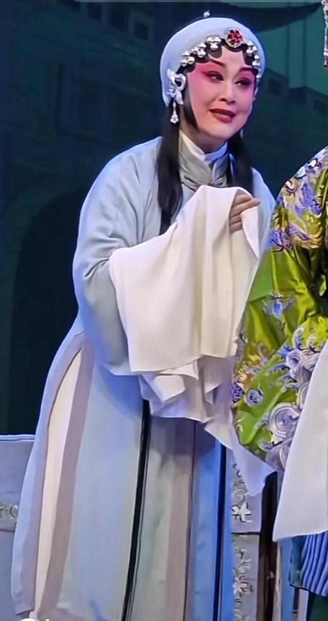 陕西戏曲研究院的秦腔也是有看头的,不妨听听卫小莉老师的戏呗