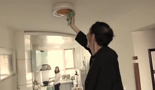 56岁娶妻,不顾医生反对强行生子,“巨人”鲍喜顺现在过得怎样?
