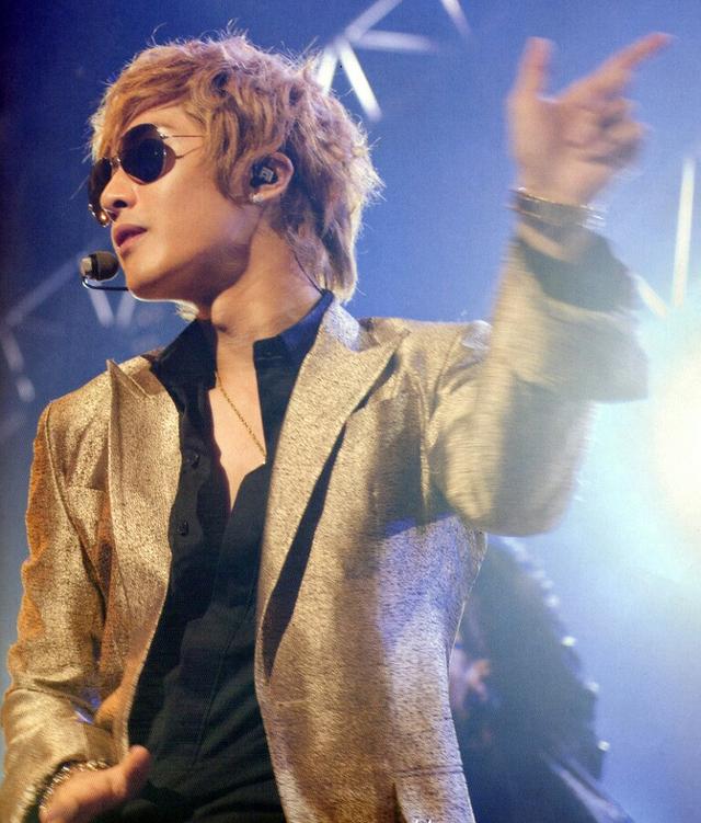 他曾是《花样男子》高贵的智厚学长，如今对女友施暴而官司缠身
