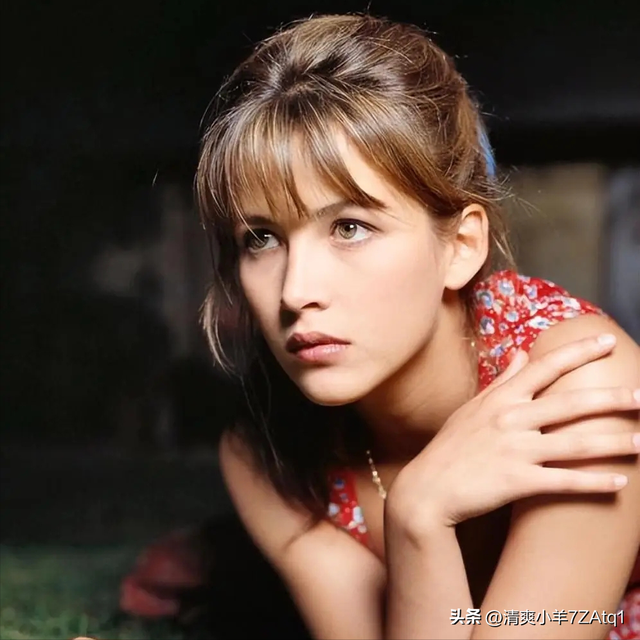 法国十大美女排行榜,第一名是全球男人的挚爱!