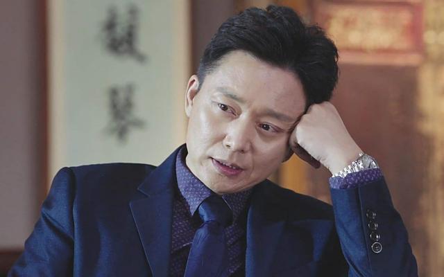 刘奕君:人生低谷期净身出户,二婚娶小娇妻终获幸福