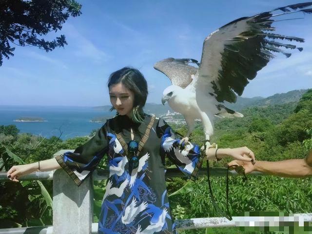 “非主流鼻祖”沉珂,《飞向别人的床》堕落入骨,是她真实经历