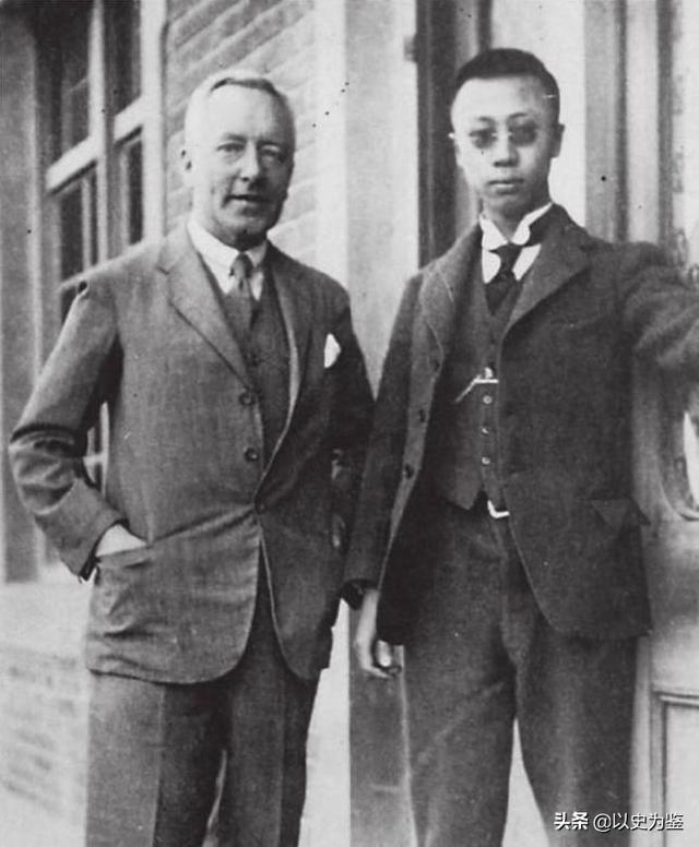 1921年，溥仪想装电话，大臣反对：谁都能和皇上说话，成何体统？