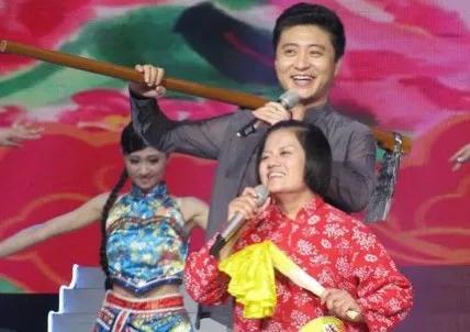 被弃“山楂妹”:从苦难走来,用爱与感恩反哺养父母