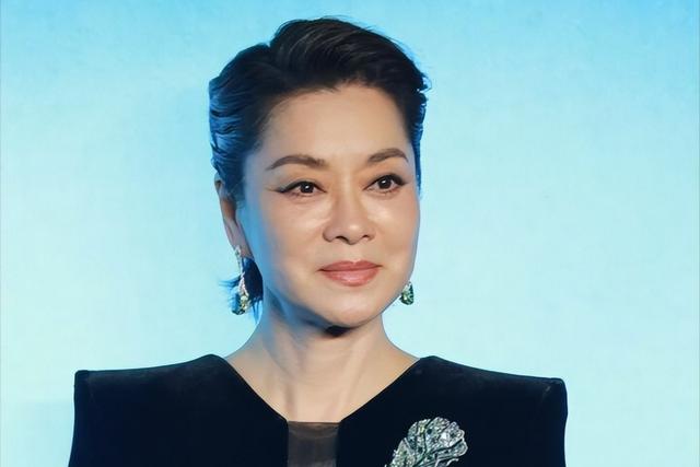 百亿富豪解直锟去世3年,遗孀毛阿敏的选择令人泪目