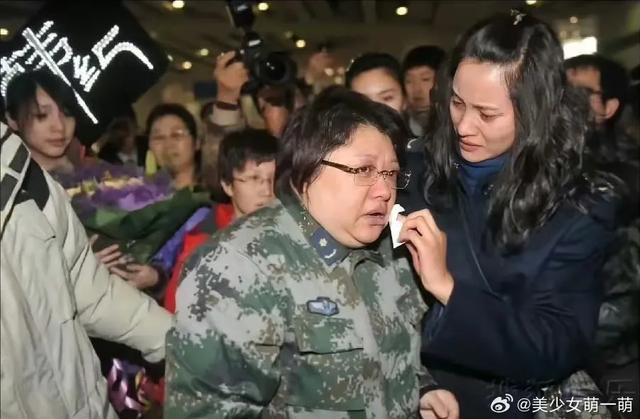 娱乐圈又丢人!韩红公布驰援西藏名单,年入上亿明星,全输一网红