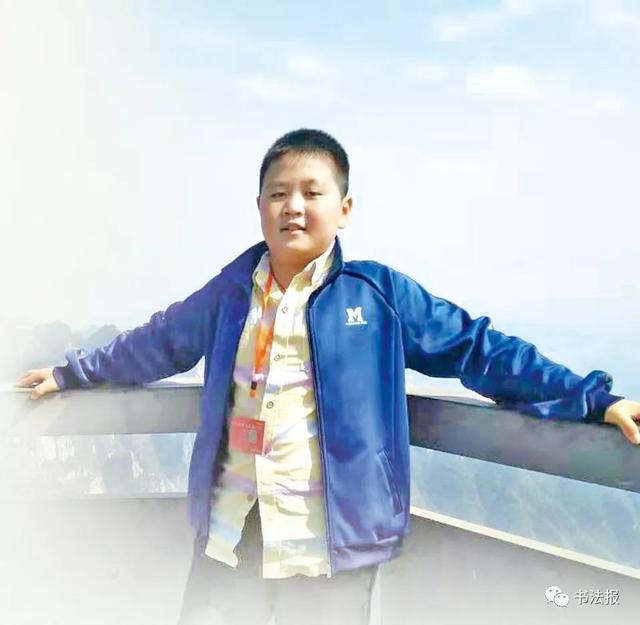 8岁女孩书法获特等奖,钢笔字认真细致有味道