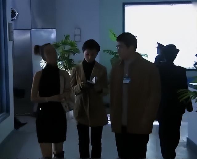 刑侦剧连载56:女星垃圾桶中惨死,凶手灵感竟是奔驰车