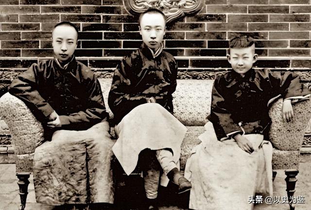 1921年，溥仪想装电话，大臣反对：谁都能和皇上说话，成何体统？