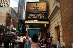 草草剧院(美国一剧院发生医疗紧急事故 现场混乱2人受伤)