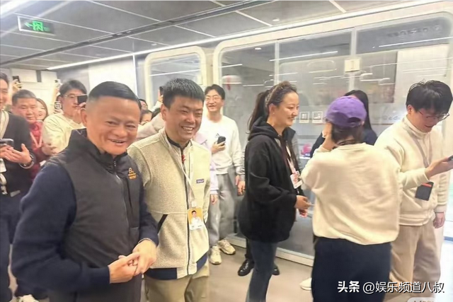 马云回国并现身杭州阿里园区:一场“马老师”的“新年巡演”!