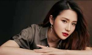 肉蒲团电影(经典国产大尺度三级片《3D玉蒲团》，曾轰动一时。不知你是否看过)