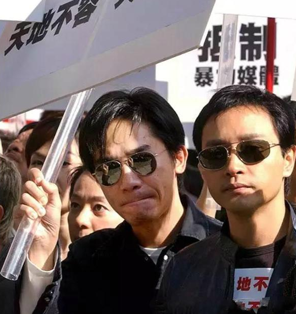 1990年刘嘉玲被绑架,被暴力伤害、拍下裸照,12年后照片泄露