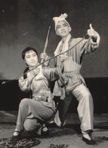 许承先:模范邨里的见证