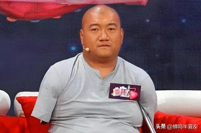 袁立东:天生没手脚,父母让他自生自灭,他却能娶妻生子靠嘴养家