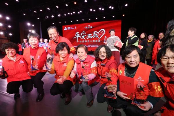 北京最美“西城大妈”亮相，实名注册志愿者已超八万人