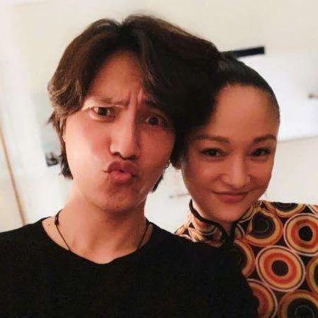 陈坤周迅的神仙友谊让人羡慕,你相信男女之间有纯友谊吗?