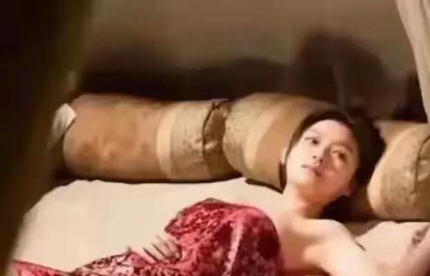 《色戒》全裸镜头再现网络：艺术与道德的边界究竟在哪里？