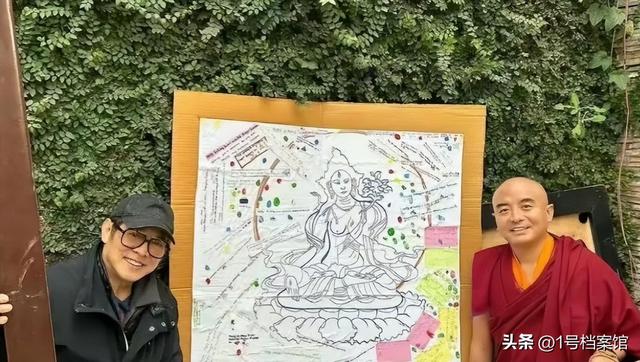 61岁李连杰和63岁利智近照曝光,难敌岁月,老成了难以想象的模样