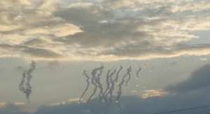 中国水怪(拍到水怪？钱塘江水面疑似出现高速不明物，可能有7米长，是什么)