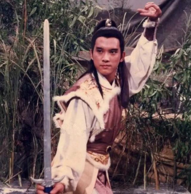 天王巨星的绝交之谜:昔日挚友,如今陌路?命运的齿轮悄然转动