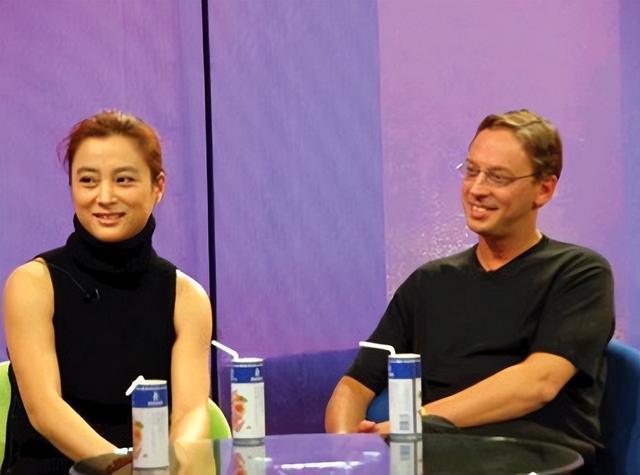 李玲玉和丈夫杰瑞:过去的婚姻有阴影,让外国丈夫内心饱含委屈