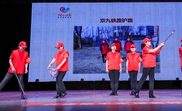 北京最美“西城大妈”亮相，实名注册志愿者已超八万人