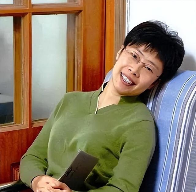 《百家讲坛》蒙曼49岁仍不结婚,朱迅问最想嫁给谁,她的回答亮了