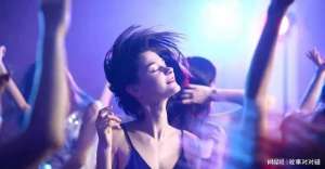 寂寞少妇的诱惑(男人出差酒吧遇到寂寞少妇，两人尽情缠绵，都给彼此带来愉悦)