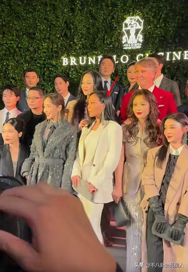 上海这一夜,站在章子怡身边的万宝宝,才是真正的“中国名媛”