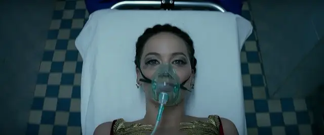 删除了大量写实剧情才上映,但这部电影,依旧是谍战片里的大尺度