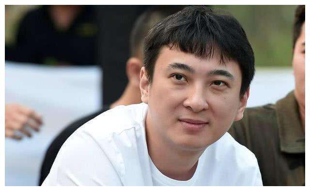 曾红极一时的贾青,却因爆“私生活混乱”人设崩塌,如今无戏可拍