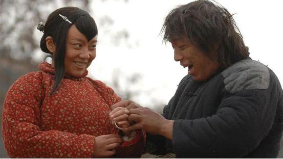 盘点闫妮参演的五部喜剧电影,疯癫搞笑老板娘形象深入人心