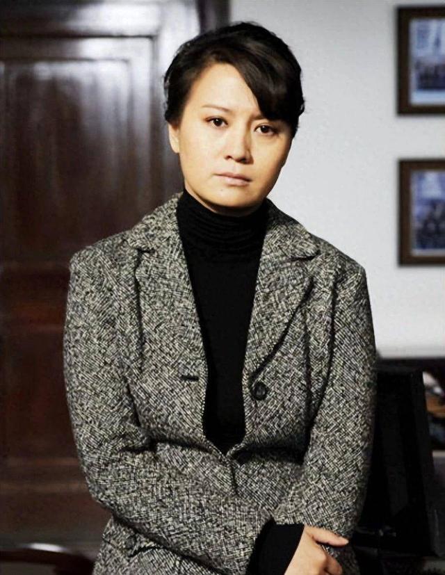 《亮剑》20年后,两位演员遗憾离世,漂亮的“秀芹”低调嫁人