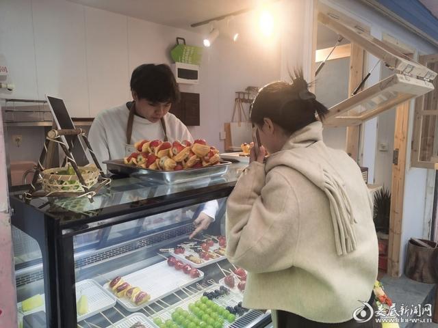 温暖回家路·我们的故事⑤丨逐梦人王鹏飞:让家乡人品尝健康美味的冰糖葫芦
