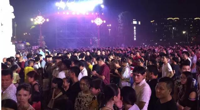 群星齐赴康美之约,大雨淋“麟” 燃爆现场!