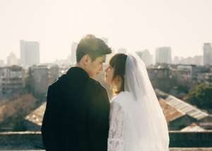 色情小说在线阅读(小说：《黄色的书》那些止不住的泪水啊)