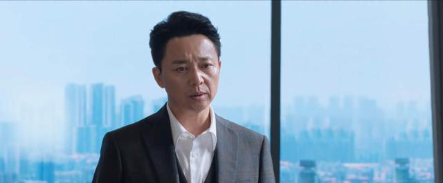《不完美受害人》:睡遍公司女高管的成功,撕下了权贵们的遮羞布