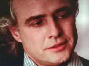 巴黎最后的探戈电影(129两获金像奖影帝的马龙白兰度争议电影《巴黎最后的探戈》)