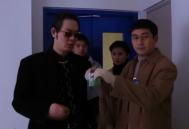 刑侦剧连载56:女星垃圾桶中惨死,凶手灵感竟是奔驰车