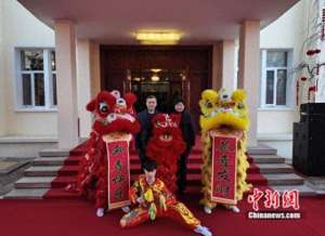 陈天浩(包饺子，赏“非遗”……上合大家庭共庆元宵佳节)