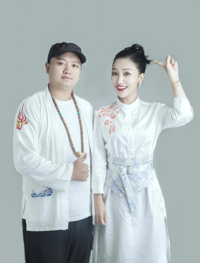 贵州铜仁抖音歌手网红——天生兄妹
