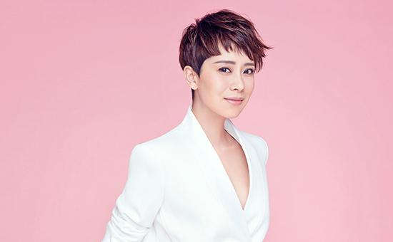 曾红极一时的贾青,却因爆“私生活混乱”人设崩塌,如今无戏可拍