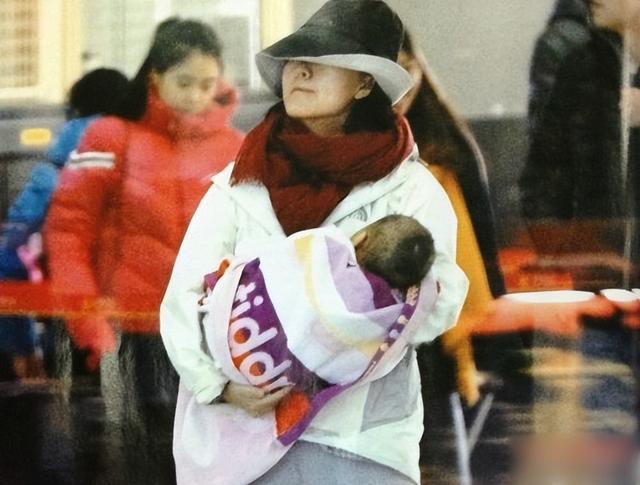 发表辱华言论、移居美国,“公知女神”柴静,如今下场咎由自取!