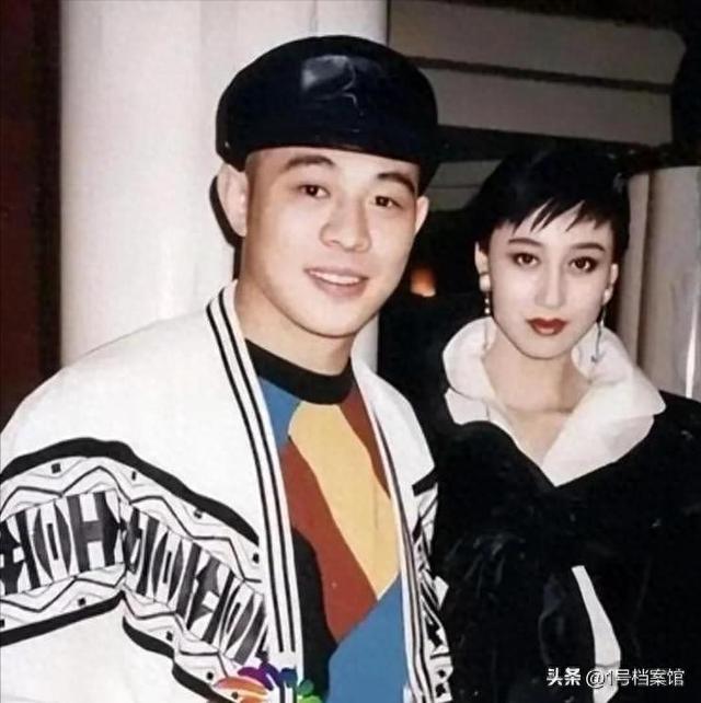 61岁李连杰和63岁利智近照曝光,难敌岁月,老成了难以想象的模样